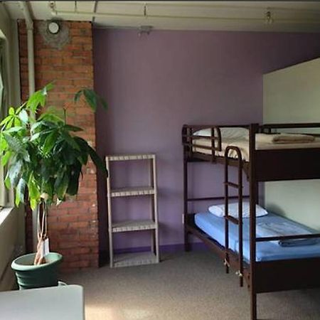 The Burlington Hostel Bagian luar foto